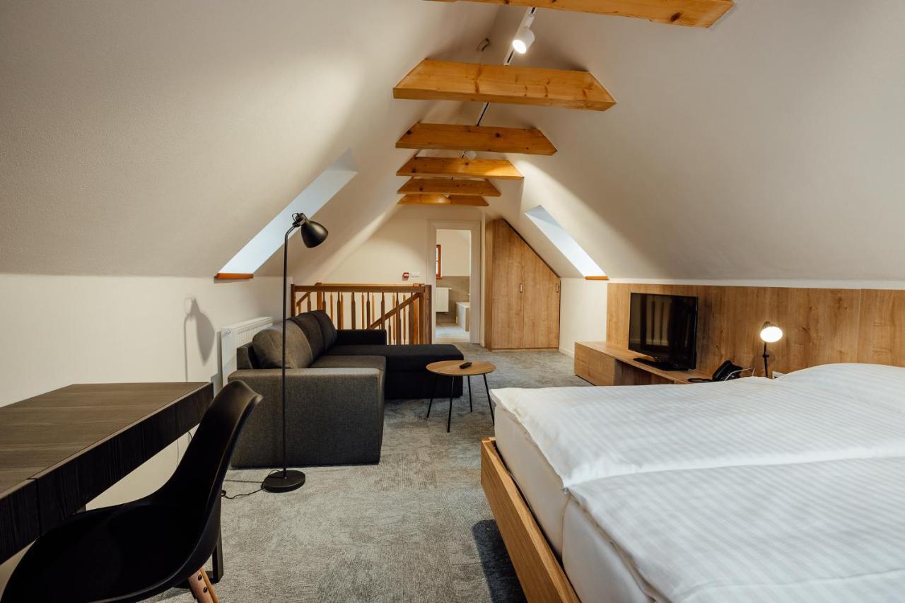 Resla Residence I, Ii, Banská Štiavnica エクステリア 写真