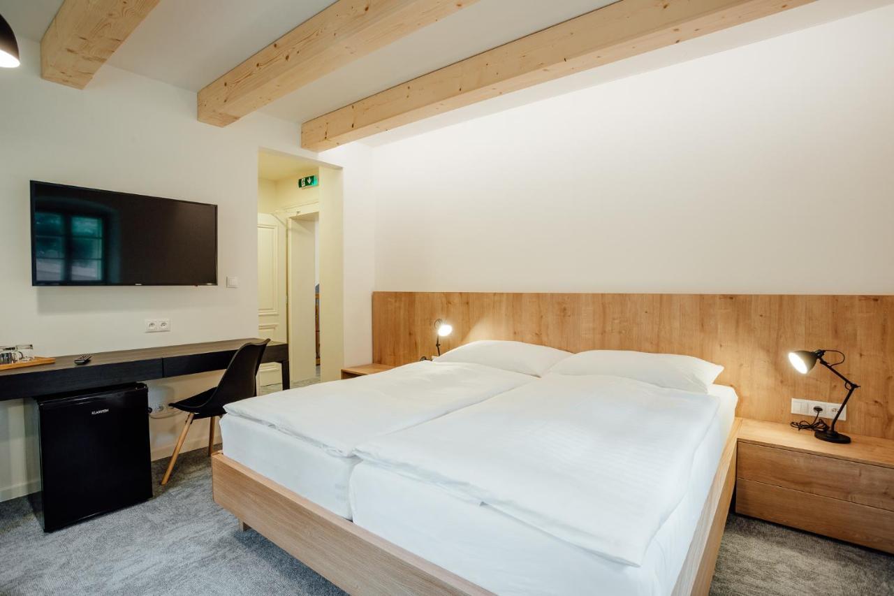 Resla Residence I, Ii, Banská Štiavnica エクステリア 写真