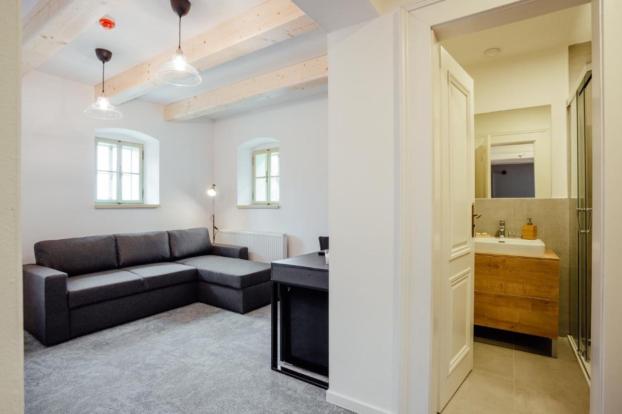 Resla Residence I, Ii, Banská Štiavnica エクステリア 写真