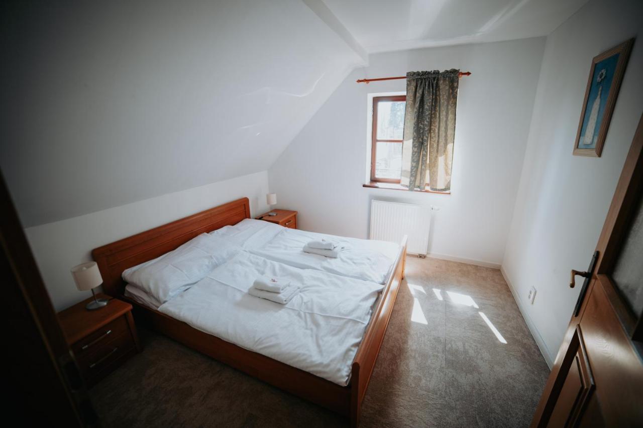 Resla Residence I, Ii, Banská Štiavnica エクステリア 写真